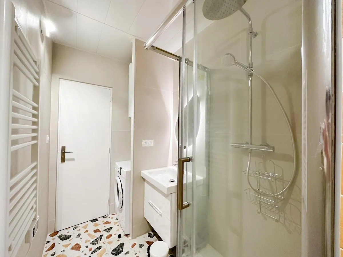 - Chic - Calm - Designed - Paris Central